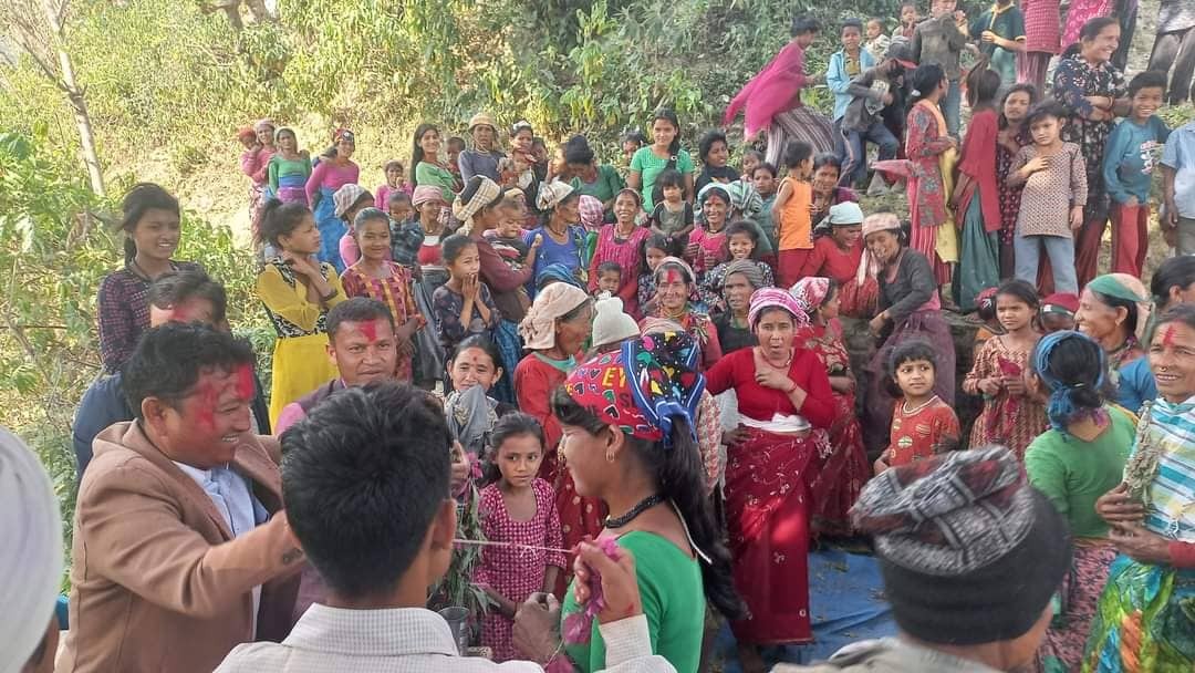 सायलको बिरलकाडामा गरे सयौंले  माओवादि प्रवेश