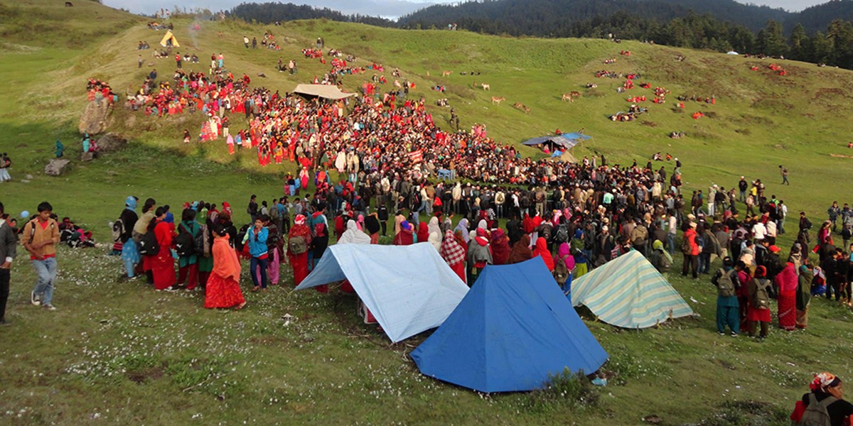 खप्तडमा लाग्यो गङ्गा–दशहरा मेला