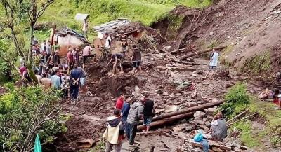 बैतडीमा पहिरोले घर पुरिँदा आमा छोराको मृत्यु