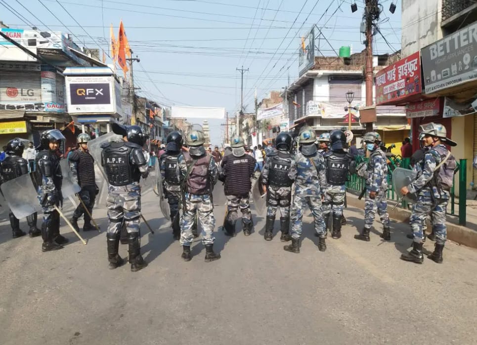 वीरगन्जमा हिन्दुवादीहरुकाे प्रदर्शन, बजार बन्द,ठाँउ ठाँउमा झडप