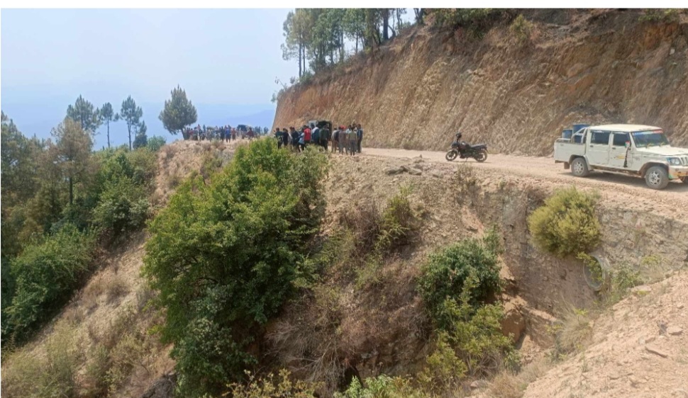 डडेल्धुरामा जिप  दुर्घटना हुँदा एक जनाको मृत्यु : एकजना गम्भीर घाइते